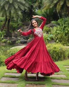 "Dancing through Navratri in style! ✨ - "Lehenga twirls and Garba whirls! Ready for the festival vibes. 💃 - "Bringing out the best festive attire this Navratri! 🌸 Order & Inquiry ( WhatsApp) :- +917818861004 ❤️💚💙 *WhatsApp Clothing update Designs...join.* https://chat.whatsapp.com/Fu7EdOqE4fNEsyJiuQPyuC ❤️💚💙 *Jewellery Collection Update Join:-* https://chat.whatsapp.com/Bt0n6AKpYvAJper7JpZIPI ❤️💚💙 - #GarbaReady - #DanceOfNavratri Garba Kurti, Navratri Ideas, Wedding Ootd, Women's Traditional & Ceremonial Clothing, Exclusive Gowns, Ethnic Wear Indian, Trendy Embroidery