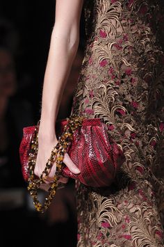 Valentino Spring 2013 Valentino Gowns, Beautiful Curves, Fashion Details, Auburn, Clutch Handbag, Passion For Fashion, Garnet, Fashion Show, Ready To Wear