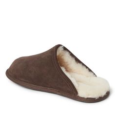 Luxury for everyone. That's the inspiration behind our Fireside collection: high-quality, affordable slippers made with 100% Australian sheepskin lining. Moisture-wicking, temperature-regulating designs define these water-resistant clog slippers; all-day comfort is just a step away. Supersoft cushioning cradles your feet alongside a pair of durable indoor/outdoor outsoles that promise on-the-go coziness! The clog silhouette is a classic for a reason, but we think you might like this update. Coffee Sizes, Shearling Slippers, Clog Slippers, Free Shoes, House Slippers, Fashion Today, Slide Slipper, Mens Socks, Socks Women