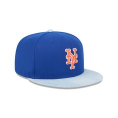 the new york mets baseball cap is shown in blue and white