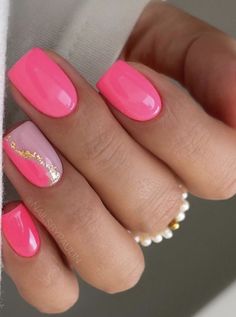 Summer Gel Nails Glitter, Square Nails Pink Design, Summer Gel Nail Designs 2024, Vibrant Nails Summer 2024, Gel Nails Ideas Summer 2024, Coral Gel Nails Summer, Hot Pink Gel Nails Short, Nail Summer Colors, Nails For Holiday Summer