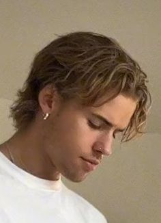 Men’s Haircut Straight Hair Long, Men’s Haircut Ideas Medium, Men’s Mullets Straight Hair, Mens Hairstyles Blonde Medium, Mid Length Men’s Haircut, Men’s Long Blonde Hair, Straight Long Hair Men Hairstyles, Blonde Straight Hair Mullet Men, Flo Hairstyle Men