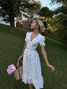 Sensual and so beautiful dress made of soft, natural and breathable fabric (muslin) - Sizes: XS, S, M, L Size XS-(40), Bust 77-79 cm, Waist 57-60 cm, Hips 83-88 cm Size S-(42-44), Chest 80-84 cm, Waist 61-68 cm, Hips 89-94 cm Size M-(46), Chest 85-92 cm, Waist 69-74 cm, Hips 95-100 cm Size L-(48), Chest 93-100 cm, Waist 75-82 cm, Hips 101-108 cm - wrap style - midi length - floral print - natural fabric (100% cotton) If you have any questions regarding this dress, just contact us! No matter how many dresses you order, you only pay for shipping once. *Please note that actual colors may vary depending on your computer resolution and monitor color limitations. Care: - turn inside out before washing; - machine washable 40℃ / 104 oF - iron (if necessary) inside out at medium speed. - Do not ble Chic Linen Dress For Picnic, Fitted Short Sleeve Maxi Dress For Picnic, Fitted Linen Dress With Floral Print For Garden Party, Fitted Linen Floral Dress For Garden Party, Feminine Linen Maxi Dress For Daywear, Feminine Linen Dress For Brunch, Feminine Linen Dress For Garden Party In Spring, Spring Maxi Linen Dress For Brunch, Spring Linen Maxi Dress For Brunch