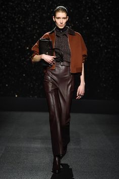 Hermès Fall 2024 Ready-to-Wear Runway, Fashion Show & Collection Review [PHOTOS] Hermes Fashion Show, Leather Pants Outfit, Show Collection, Capsule Outfits, Fashion Trends Winter, March 2024, Fashion Show Collection