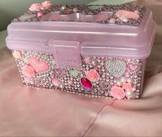 #caboodles Business Ideas For Women Startups, Black Girls Luxury Lifestyle, Doll Eye Makeup, Nostalgic Toys, Girly Room, Pink Bling, Pink Girly Things, Y2k Pink, Pink Vibes