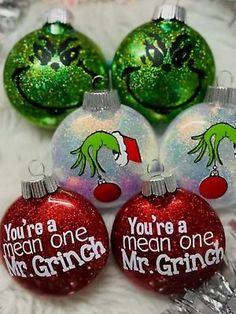 Grinch Ornaments Diy, Grinch Christmas Ornaments, Grinch Crafts, Clear Christmas Ornaments, Grinch Decorations, Grinch Christmas Party, Whoville Christmas, Cricut Christmas Ideas