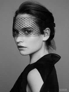 Lily James Photoshoot, Fashion Model Poses, Madame Figaro, Paparazzi Photos, Lily James, Shooting Photo, Halloween Fashion, Attractive People, 가을 패션