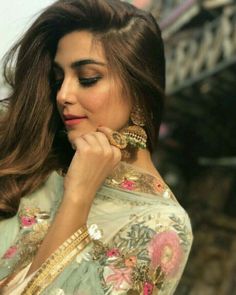 1001+ Best Girls DP ideas, Girls Dp Images Photos & Pictures 2023 Simple Dp, Mawra Hocane, Plain Suit, Pakistani Celebrities, Indian Designer Wear, Girls Dp