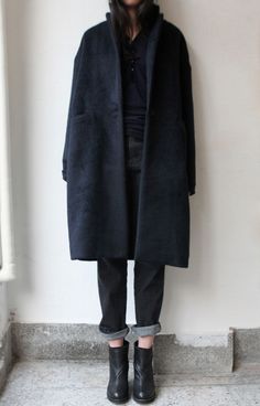 Love this coat Minimalisticky Chic, Minimalist Moda, Looks Black, Oversized Coat