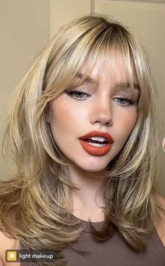 Haircut Selfie, Photo Hijab, Woman Photo, Cute Hairstyle, Bangs With Medium Hair, Hairstyles For Layered Hair, Blonde Hair Inspiration, Hijab Girl, Haircuts For Medium Hair