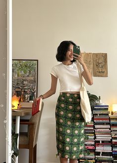 Spring Vibes, Spring Fashion, A Woman, Outfit Inspo