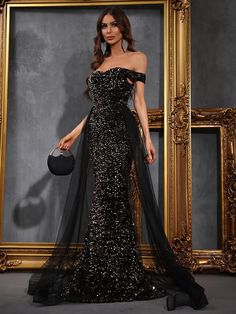 This elegant off-shoulder black gold sequin mermaid dress is perfect for any special occasion. It features a zipper up closure and is fully lined with a built-in bra for added comfort and support. The sequin detailing adds a touch of glamour and sparkle to the dress, making it a great choice for a night out or a formal event. The mermaid silhouette is flattering and will make you look and feel your best. Product Code: FSWD0478 Embellishment: Sequin Fabric: 100% Polyester Back Style: Zipper Up Fu Sequin Mermaid Dress, Shimmery Dress, Sequin Prom Dress, Black Sequin Dress, Style Noir, Sequin Fabric, Mermaid Dress, Mesh Panel, Mermaid Dresses