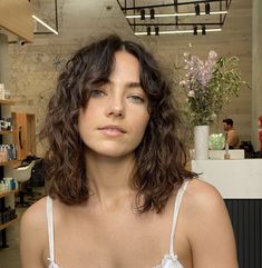 Naturally Wavy Hair Cuts, Short Curly Hair Styles, Short Wavy Haircuts, Natural Curly Hair Cuts, Curly Hair Photos, Hair Styles For Women, Wavy Haircuts, Short Curls, Short Curly Haircuts