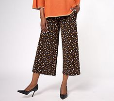 Just what your summer wardrobe needs -- a chic pair of pull-on pants with a wonderful wide-leg silhouette. Ditch the skinnies and add these printed culottes to your seasonal fashion rotation. From Susan Graver.