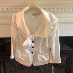 Tahari Arthur S Levine Petite “Robert” White Satin Jacket, Black Beaded Buttons 6p.Nwt White Silk Blazer For Workwear, White Silk Blazer For Work, Fitted Cream Outerwear For Evening, Cream Fitted Evening Outerwear, Fitted Cream Evening Outerwear, White Lapel Collar Evening Outerwear, Elegant White Silk Outerwear, Fitted Cream Silk Outerwear, Beaded Buttons