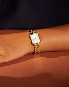 Masculine Women Fashion, Gold Watches For Women, Casual Watches Women, Gold Watches, Vintage Watches Women, Gold Watches Women, Watches For Women, Classy Jewelry, Casual Watches