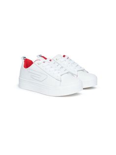 lace-up low-top sneakers from DIESEL KIDS featuring white, red, calf leather, logo patch to the side, logo pull-tab at the heel, front lace-up fastening, branded insole and flat rubber sole. White Low-top Skate Shoes With Embossed Logo, White Lace-up Sneakers With Appliqué Logo, Lc Logo, Red Low-top Sneakers With Embossed Logo, Low-top Sneakers With Logo Detail And White Sole, Synthetic Low-top Sneakers With Logo Detail, Leather Logo, Pull Tab, Boys Shoes