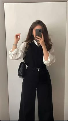 Woman’s Work Attire, Korean Professional Outfits Women, Office Outfits Women Gen Z, Going To The Movies Outfit Casual, Grunge Work Outfit, Casual Dressy Outfits, Korea Outfits, Trip Fits, Corporate Girly