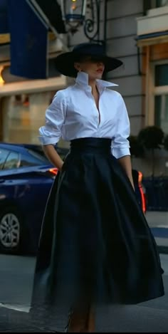 Classy Black Outfits, Elegant Outfit, Chic Dress, Fashion Sense, Skirt Fashion, Modest Fashion, White Shirt