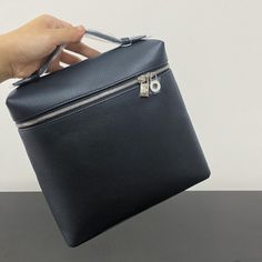 Product information： Material: Cowhide Vegan leather SIZE:  W:23CM D:8CM H:21CM (W:9" D:3" H:8") Modern Box Bag As Gift, Luxury Portable Top Handle Box Bag, Leather Rectangular Box Bag, Luxury Portable Leather Shoulder Bag, Modern Large Capacity Satchel For Gift, Modern Large Capacity Satchel As A Gift, Rectangular Box Bag With Zipper For Daily Use, Rectangular Box Bag For Daily Use, Modern Portable Rectangular Satchel