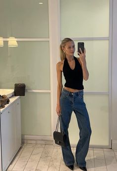 Fredrika ekerot autumn fall new york style outfit inspo New York Clothes Aesthetic, Going Out College Outfits, Jeans Office Outfit, Jeans Going Out Outfit, Vanilla Outfits, New York Clothes, Fall New York, Going Out Outfits Jeans, Bar Outfits