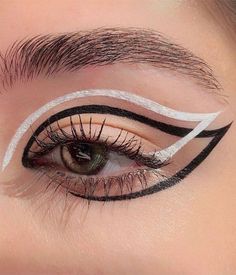 Fancy Eyeliner, Gay Makeup, White Eyeliner Makeup, Black And White Makeup, Eyeliner Designs, Black And White Graphic, Graphic Makeup, Magic Gift, Graphic Eyeliner