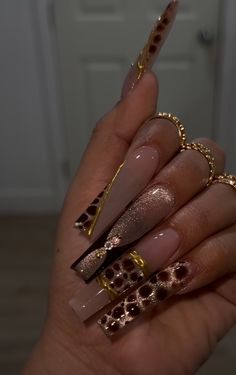 Cat Eye Leopard Nails, Cat Eye Tip Nails, Gel Cat Eye Nails, Cat Eye Nail Designs Ideas, Cat Eye Design Nails, Gold Cat Eye Nails, Nails With Cat Eye, Cat Eye Effect Nails