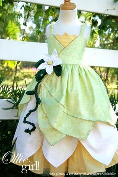 Princess Tiana Costume, Princess Tiana Dress, Tiana Costume, Princess Dress Patterns, Princess Aprons, Frog Dress, New Dress Pattern, Tiana Dress