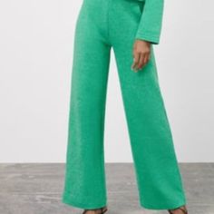 Zara Soft Wide Leg Pants In Green. Very Soft And Comfortable Material! Never Been Worn. Khaki Jeans, Zara Jumpsuit, Wide Leg Crop Pants, Leather Pant, Wide Leg Cropped Pants, Flare Leg Pants, Floral Pants, Cargo Pants Women, Faux Leather Pants