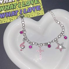 𝔇𝔢𝔱𝔞𝔦𝔩𝔰 Style: E-girl, Y2K, Pastel Goth, Kawaii Goth Materials: Metal & Rhinestone Quantity: 1 pc This is a super cute & dark bracelet featured with our shinning pink pendants Solid & lightweight, It can perfectly match your kawaii goth outfits Enjoy free shipping with a purchase of over 80$ Goth Bracelets, Kawaii Goth Outfits, Dark Bracelet, Goth Kawaii, Gothic Bracelet, Girl Y2k, Kawaii Goth, Pink Skull, Belt Jewelry