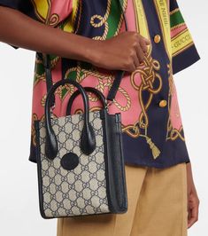 구찌 - GG 슈프림 미니 캔버스 토트백 | 미테레사 Gucci Canvas Shopping Bag, Gucci Rectangular Canvas Bag, Gucci Canvas Top Handle Shoulder Bag, Gucci Chain Bag, Gucci Bamboo Bag, Gucci Handbags Outlet, Gucci Crossbody Bag, Tote Outfit, Gucci Soho Disco