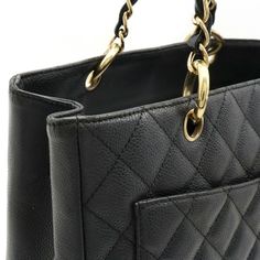 General: Brand: Chanel Line: Matelasse Model: A50995 Design: Type: Shoulder bag Material: Caviar leather Color: Black Gender: Women Size: Size (HxWxD): 24cm x 33cm x 13cm / 9.44'' x 12.99'' x 5.11'' Included Items: Accessories: Dust bag Accessories Notice: Before purchasing, please refer to the images of the accessories included with the item. Condition: Condition: Used (good) Ranking: Rank B Used - Traces of usage, damages / dirt can be seen but it is still in acceptable condition for continued Leather Tote Shoulder Bag With Cc Turnlock Closure, Evening Tote Shoulder Bag With Cc Turnlock Closure, Elegant Tote Shoulder Bag With Cc Turnlock Closure, Chic Shoulder Bag With Cc Turnlock And Double Handle, Chic Tote Shoulder Bag With Cc Turnlock Closure, Shopping Tote Shoulder Bag With Cc Turnlock Closure, Classic Bag With Chain Strap And Double Handle, Elegant Black Bag With Cc Turnlock Closure, Luxury Everyday Black Shoulder Bag With Cc Turnlock