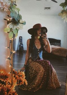 #AltWestern #western #bohofashion #westernchic #denim #fashion #aesthetic #tiktok #amazon #amazonshopping Boho Western Chic Outfits, Easy Fashionable Outfits, Boho Cold Outfit, Western Night Outfit, Romantic Hippie Style, Hobo Fashion Outfits, Boho Feminine Outfits, Whimsical Bohemian Style, Whimsical Edgy Fashion