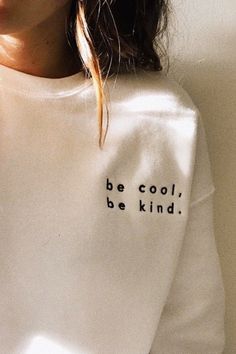 Embroidered Sweatshirt Ideas, Diy Embroidered Sweatshirt, Sweatshirt Ideas, Embroidery Diy, Social Trends, Pola Sulam, Art Embroidery, 자수 디자인