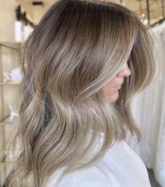 Haircolor Ideas, Dark Blonde Hair Color, Ash Blonde Balayage, Bronde Balayage, Bronde Hair, Dark Roots Blonde Hair, Dirty Blonde Hair, Ash Blonde Hair