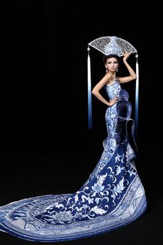 Guo Pei Fall Winter 2010 2011 Ready-To-Wear collection Look Formal, Blue And White Dress, Chinese Dress, Moda Vintage, China Fashion, Asian Fashion