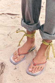 LOW HEEL ROPE SANDALS Fisherman Sandals Women, Shoe Photography, Strappy Flat Sandals, Zara Flats, Shoe Trend, Rope Sandals, Colored Rope, Fisherman Sandals, Sandals Women