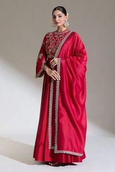 Red dupatta with scalloped embroidered lace border. - Aza Fashions Mithila Palkar, Red Dupatta, Jayanti Reddy, Anushree Reddy, Anamika Khanna, Rohit Bal, Tarun Tahiliani, Shraddha Kapoor, Lace Border