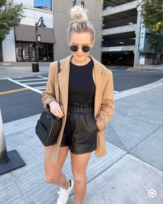 Blazer Outfits 2022 Fall, Leather Look Shorts Outfit, Shorts And Blazer Outfit Casual, Faux Leather Black Shorts Outfit, Leather Shorts Autumn Outfit, Zara Leather Shorts, Black Zara Bodysuit Outfit, Black Bodysuit And Shorts Outfit, Black Leather Shorts Casual