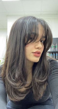 Long Bob With Layers And Curtain Bangs, Deep Layer Haircut, Curtain Bangs For Round Face, Small Face, Long Soft Layers Haircut, U Shaped Haircut, Styl Grunge