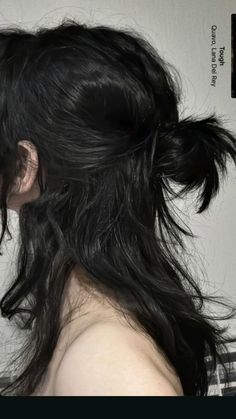 Hairstyles Without Middle Part, Shaggy Dark Brown Hair, Medium Hair Hairstyle Women, Tailbone Length Hair Styles, Long Chinese Hairstyles, Masculine Braids For Women, Long Hair Hairstyles Women, Tomgirl Hairstyles, Side Shaved Long Hair