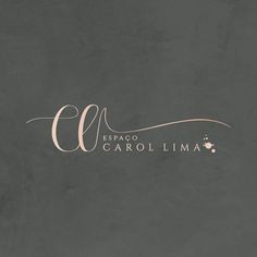 the logo for espaco carollima is shown on a gray background with gold lettering