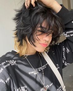 Tomboy Cut, Non Binary Haircuts, Shot Hair, Short Grunge Hair, Shot Hair Styles, Hair Stylies, Gender Envy, Alternative Hair