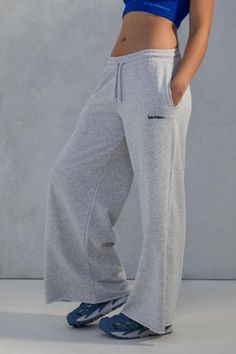 Cute Chill Outfits, Wide Leg Joggers, Trendy Skirts, Sportswear Fashion, Women's Bottoms, Fitted Joggers