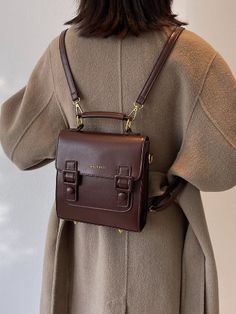 Flap Backpack, Mode Casual, Mode Inspo, Mode Inspiration, Leather Handbag, Look Fashion, Fashion Handbags, Classy Outfits, Aesthetic Clothes