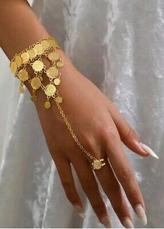 Traditional Gold Bracelet For Women, Arabic Jewelry Traditional, Kurdish Culture, Arabic Jewelry, Hand Chain Bracelet, Link Design, Bride Jewelry, Gold Bride Jewelry, Jewelry Sale