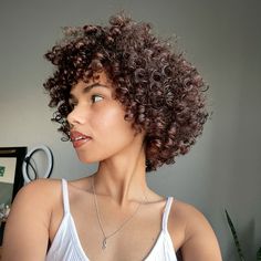 Short 3b Curly Hair, Curly Hair Pixie, 3b Curly Hair, Short Curly Cuts, Short Hair Updo Tutorial, Curly Hair Photos, Short Curly Haircuts, Hair Pixie