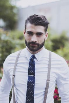 Great polka navy tie with tie bar and braces Old School Haircuts, Best Beard Styles, Old Hairstyles, Hairstyles For, Hairstyles Men, Men's Hairstyles, Beard Styles For Men