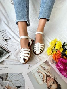 Summer Sandals Women Leather Shoes Closed Toe Sandals White - Etsy.de Gladiator Sandals White, White Leather Sandals, Leather Sandals Handmade, Womens Gladiator Sandals, Handmade Sandals, Closed Toe Sandals, Bridal Sandals, Womens Sandals Summer, Beautiful Sandals