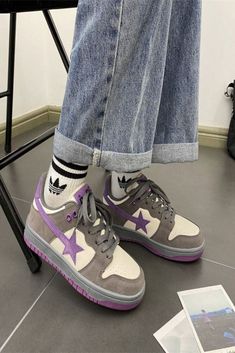 SO AMAZING AHH!! Shooting Star Aesthetic, Aesthetic Sneakers, Sneakers Nike Jordan, Star Aesthetic, Aesthetic Star, Artsy Outfit, Block Sandals, Soft Aesthetic, Cute Sneakers